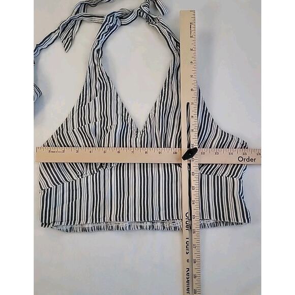 Y2K 70s Boho Striped Crop Halter – Small (30″ bust, 15″ length) - Picture 3 of 7
